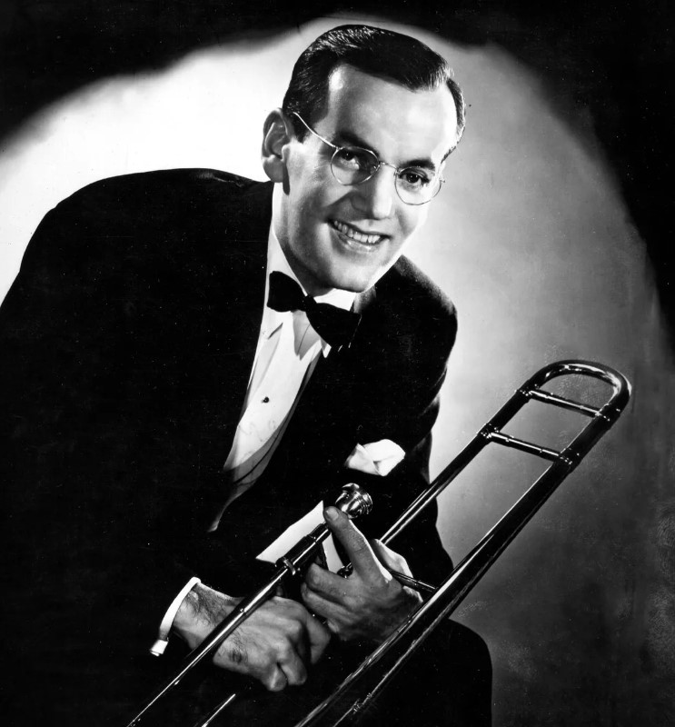 Read more about the article Glenn Miller: The Legendary Bandleader Who Defined the Sound of the Swing Era
